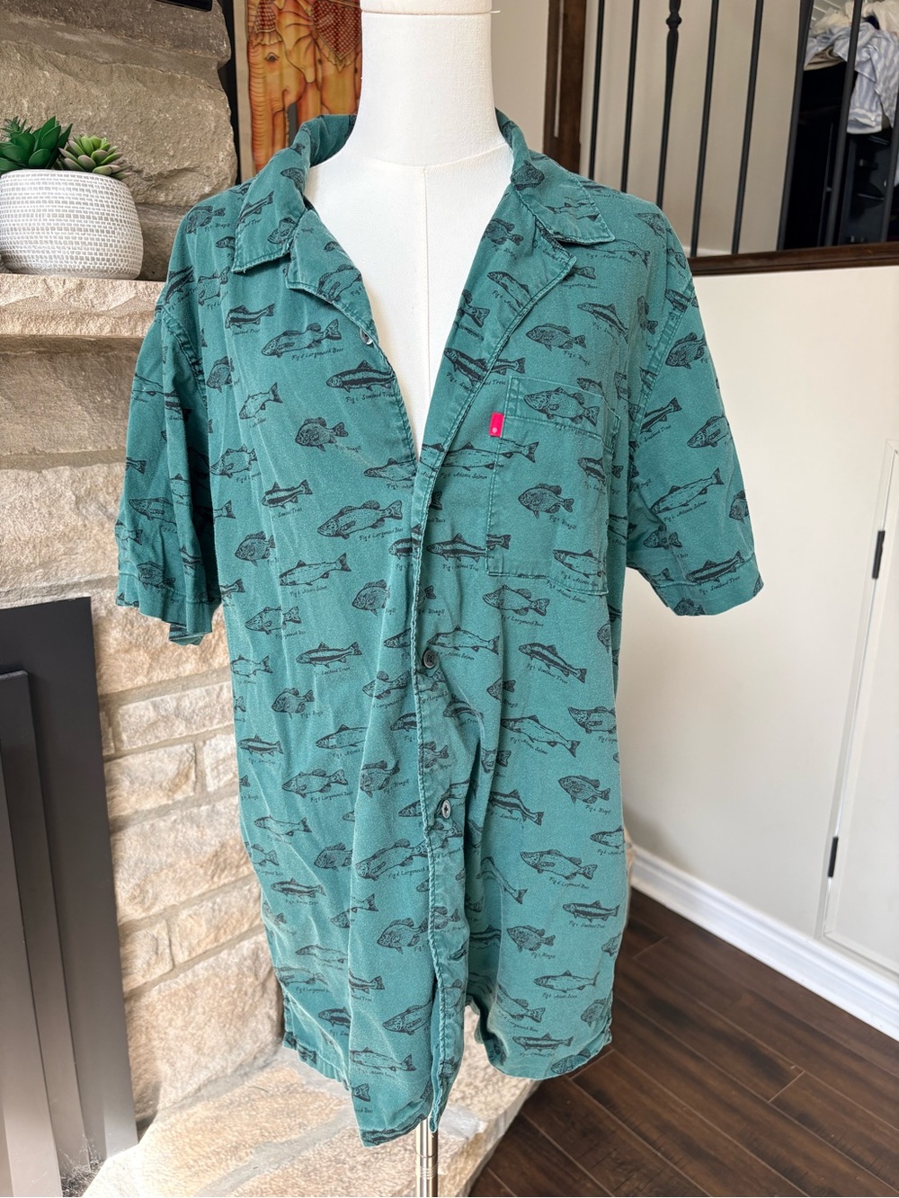 Levi’s Relaxed Fit Green Fish Print Short Sleeve Button Up Shirt L